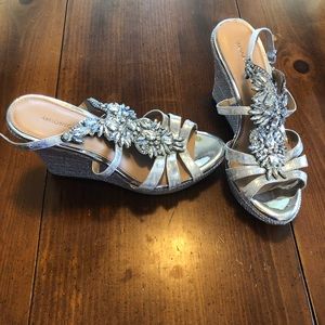 Antonio Melani silver formal wedge heels size 10